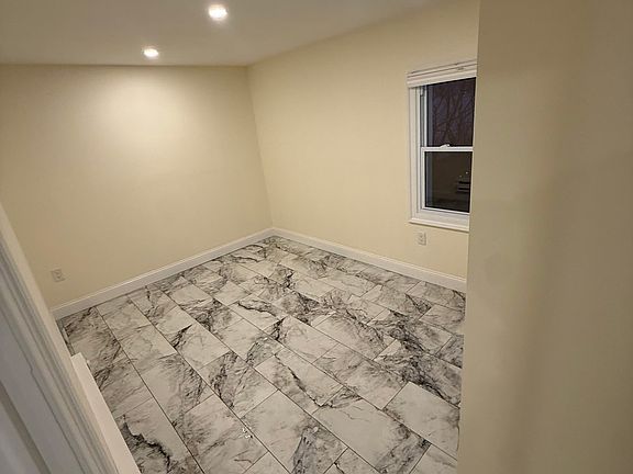 5th image of 2962 Deen St #3