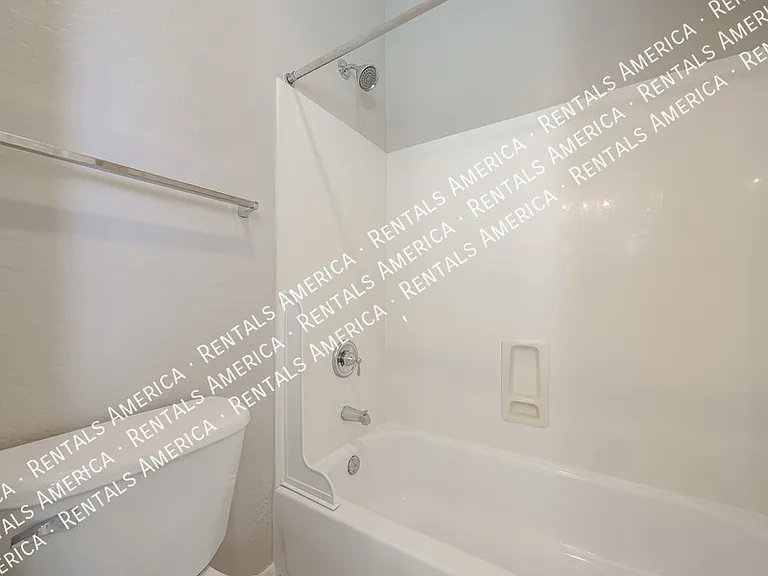18676 E Braeburn Ln — Photo 36