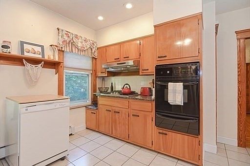 1st image of 1053 Pleasant St #1