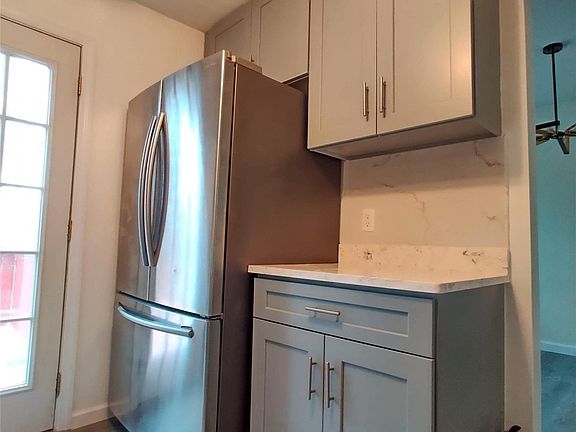 4th image of 174 Iceland Dr