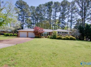 525 Trousdale Dr SW, Huntsville, AL 35802