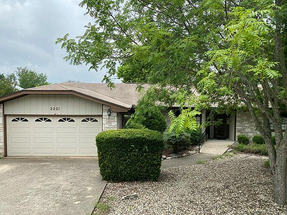 2nd image of 2221 San Jacinto Dr