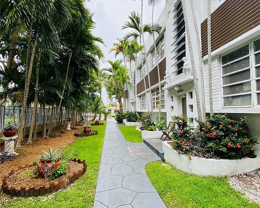 1st image of 10082 W Bay Harbor Dr APT 5