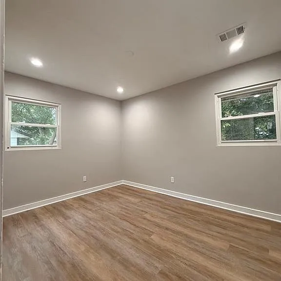 657 Robert E Lee Pkwy — Photo 13