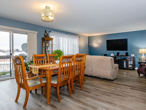 4th image of 6233 W 94th St APT 3SE