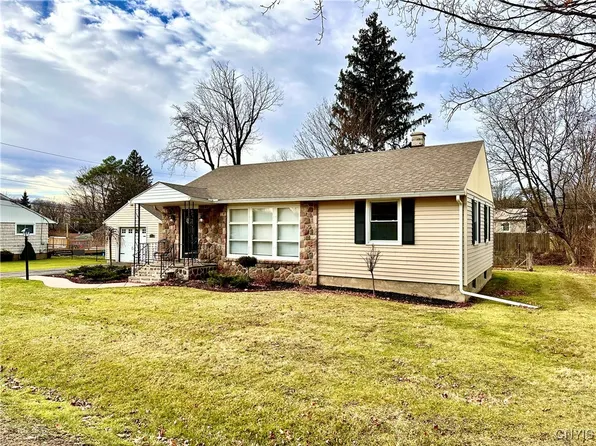 647 Beaumond Pl, Deerfield, NY 13502