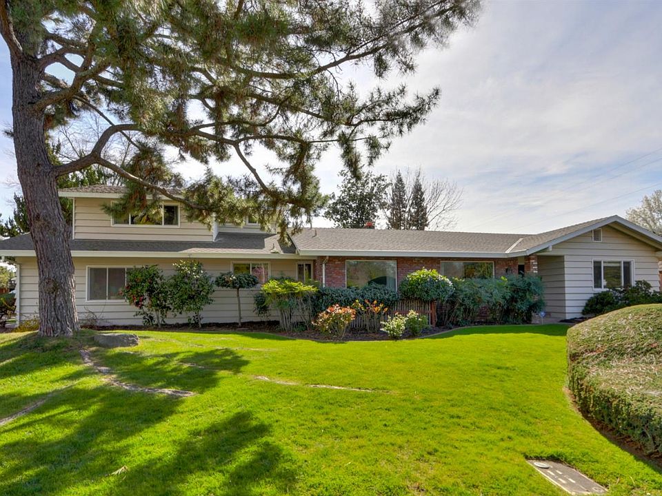 1st image of 3234 Clairidge Way