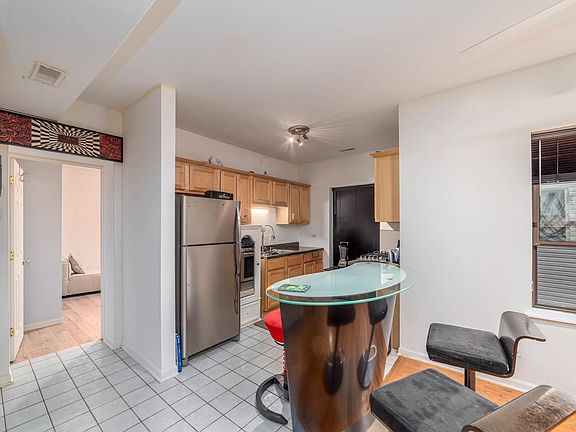 5th image of 7715 N Hermitage Ave APT 2C
