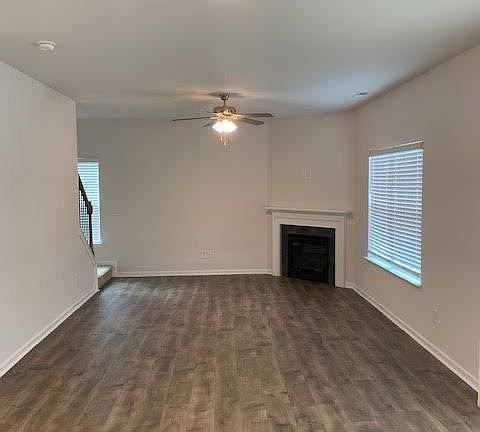 3rd image of 4410 Marthas Village Ln