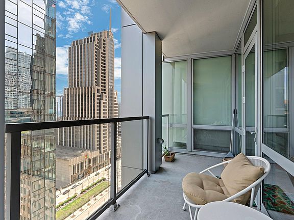 5th image of 160 E Illinois St #2107E