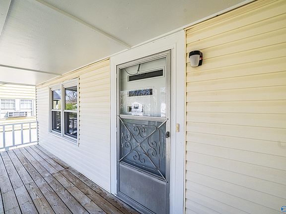 5th image of 172 T E McKinney Cir