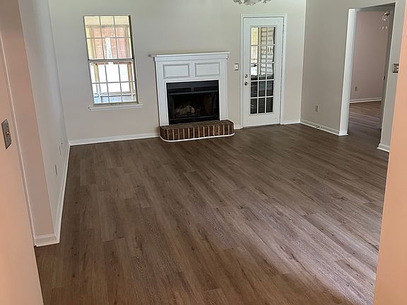 2nd image of 104 Jigsaw Rd