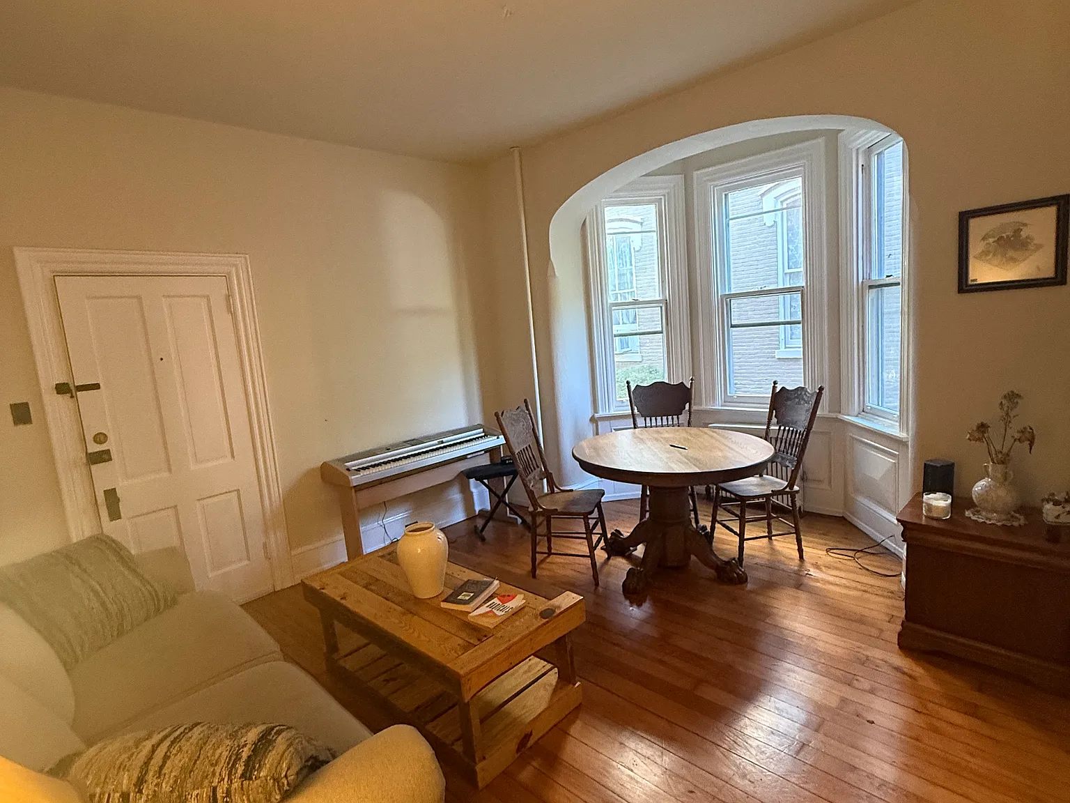 2 bed, 950 sqft, $1,525 — Photo 3