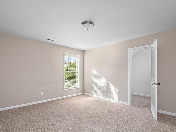 5th image of 1101 Henderson Dr