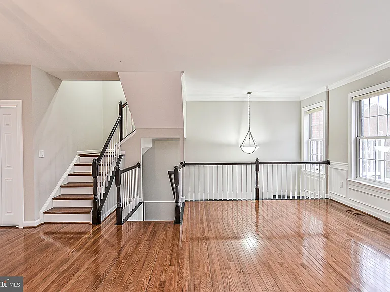 4654 Hummingbird Ln — Photo 2