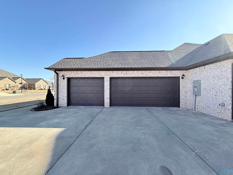 26430 Birkshire Ln — Photo 37