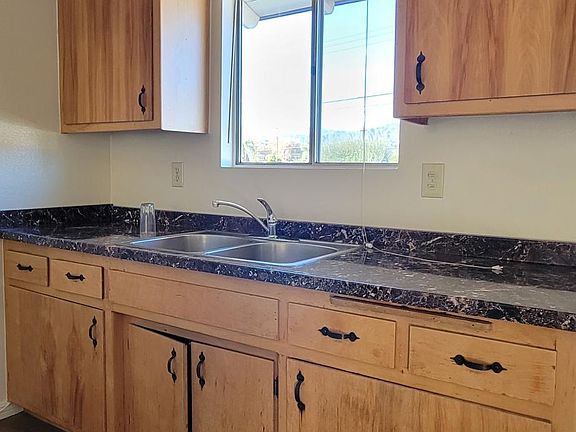 2nd image of 711 Claraday St #12