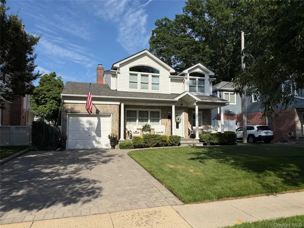 12 Pinewood Lane, New Hyde Park, NY 11040