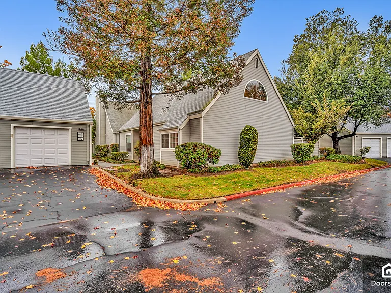 1714 Somerset Pl — Photo 4