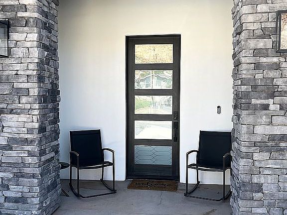 2nd image of 625 W Field Ave