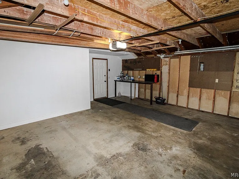 541 Spruce Ln — Photo 18