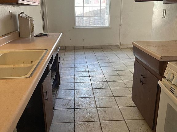 2nd image of 117 Bryant Ct