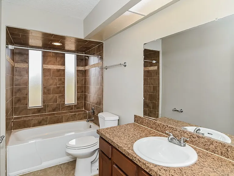 8255 Spencers Trace Dr — Photo 14