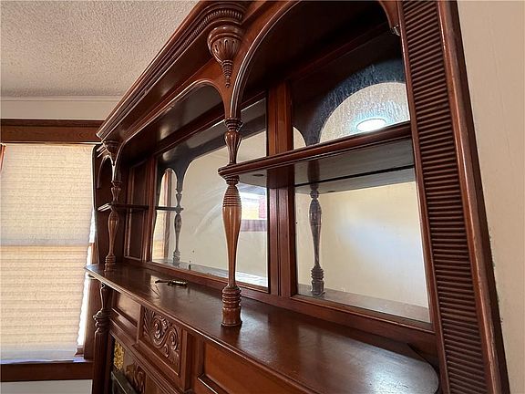 5th image of 309 N 12th St