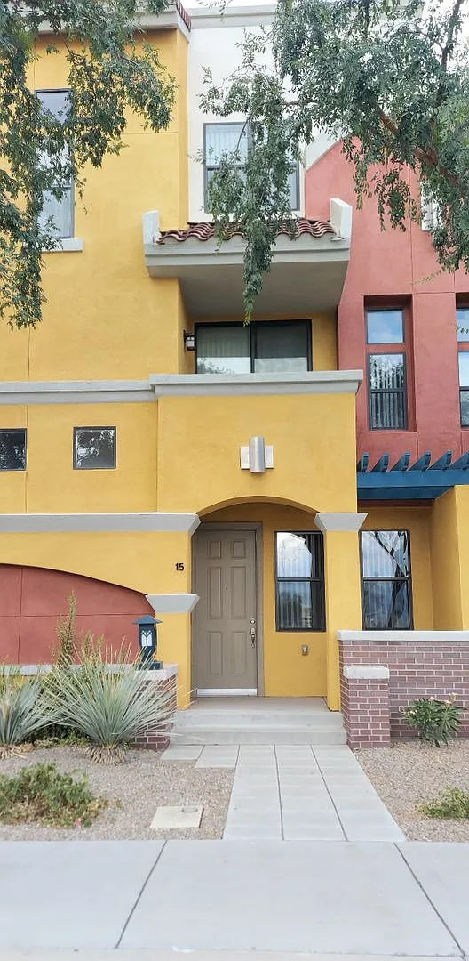 Great Downtown Chandler Location! Three Story Townhome! — Photo 2