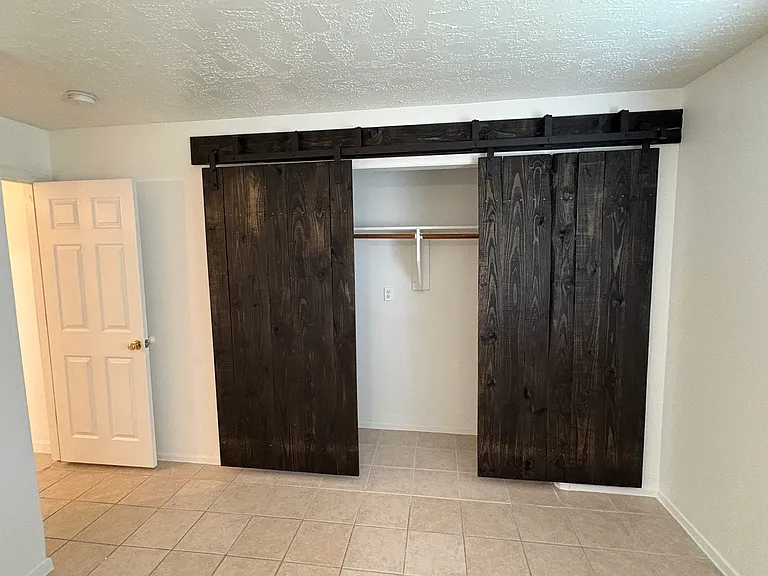 13827 Flagstone Dr — Photo 21