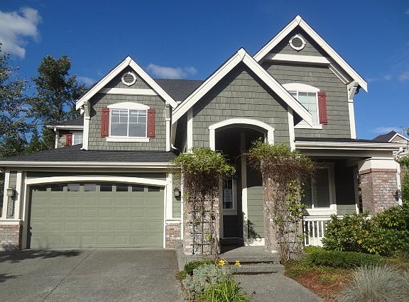 5th image of 2586 33rd Ave NE