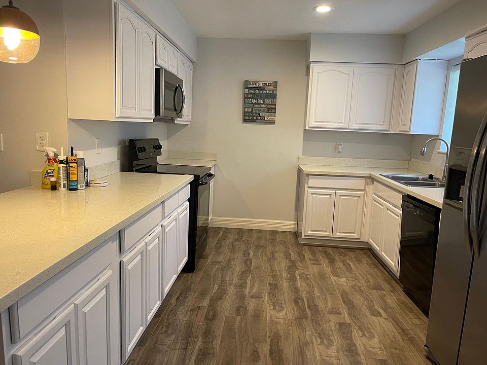 fresh paint kitchen. all appliances will stay.