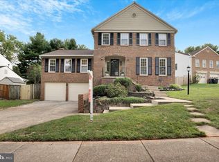 12 Summer Breeze Ct, Sterling, VA 20165