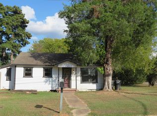 200 N Lane Wells Dr, Longview, TX 75604