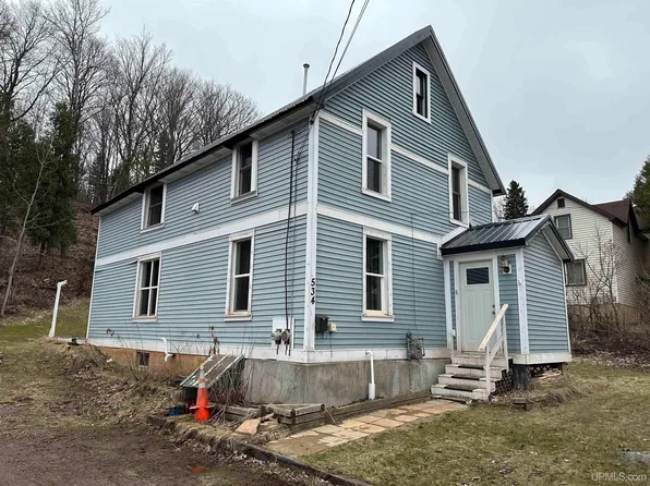 534 Jasper St, Ishpeming, MI 49849