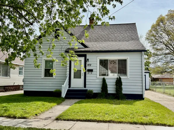 972 Stevens St, Muskegon, MI 49442