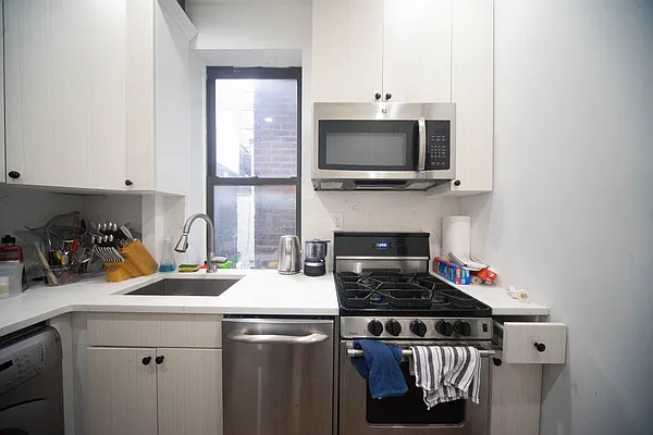 Rented by Platinum Properties | media 8