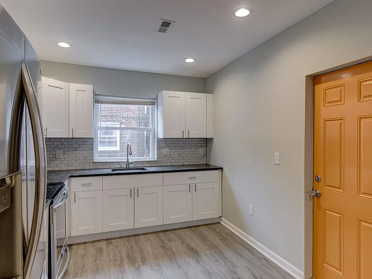 4021 Howland St — Photo 11
