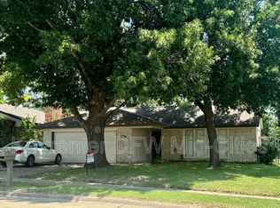 2024 Robinson St, Irving, TX 75060