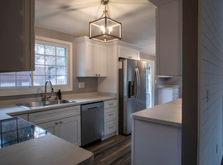 W309S8686 Greenview Dr, Mukwonago, WI 53149