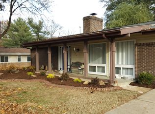 1586 Eastham Dr, Saint Louis, MO 63146