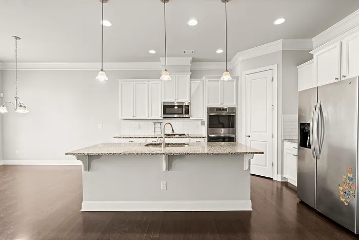 427 Suwanee Park Ter — Photo 13