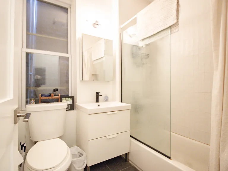 1418 W Blackhawk St #1F — Photo 12