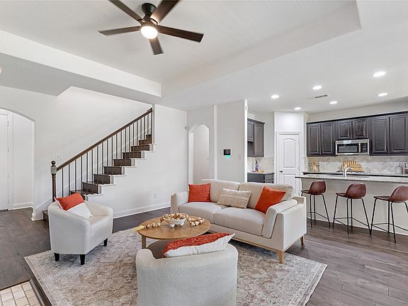 3rd image of 269 Flower Ridge Dr