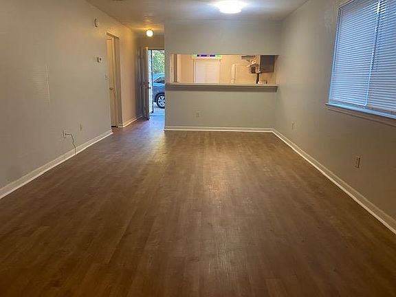 5th image of 3200 Ginger Dr APT A