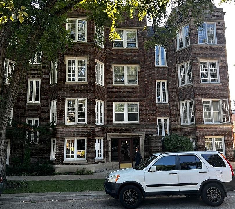1st image of 2535 Hartrey Ave #3