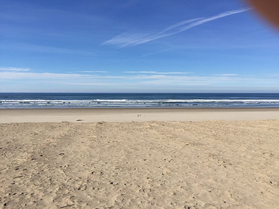 1st image of 802 NW Oceania Dr