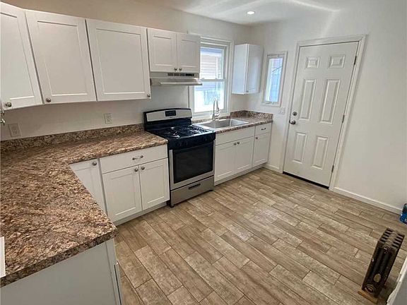 2nd image of 69 Grand St