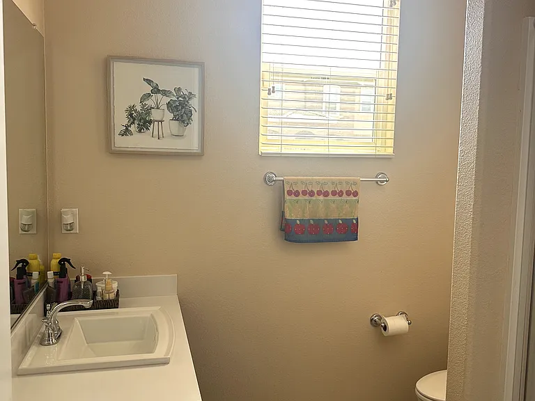 1000 Carlisle Ct — Photo 2