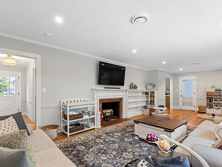 355 Pearse Rd — Photo 23